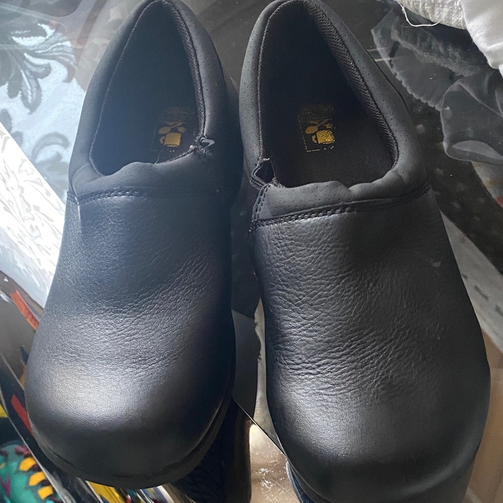 Preowned Keen women’s Black Leather wedge clogs 7 excellent